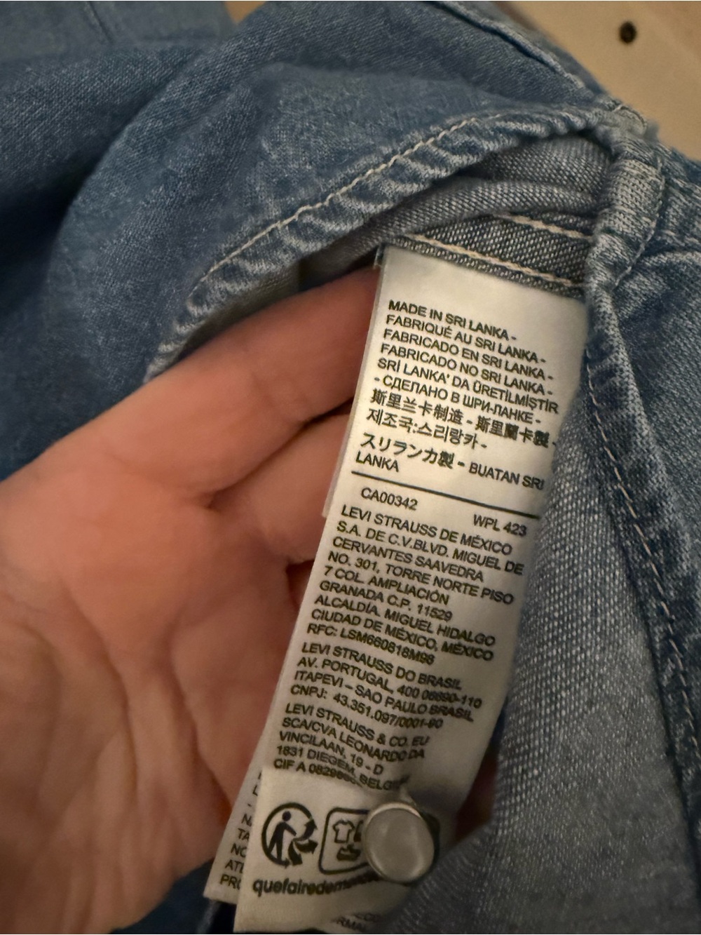 NWT Levi's Two Tone Denim Western Shirt - Picture 4 of 5